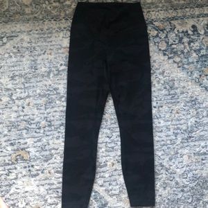 Yogalicious 7/8 length camo leggings